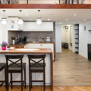  Apartamento Wanda Polonia
